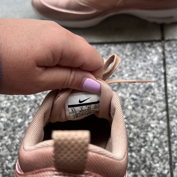 Rose gold Nike Air Max Thea - Picture 3 of 4